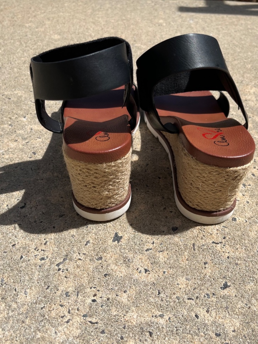 MIA AMORE- wedge heel comfort sandals, Size 8 - Picture 4 of 4